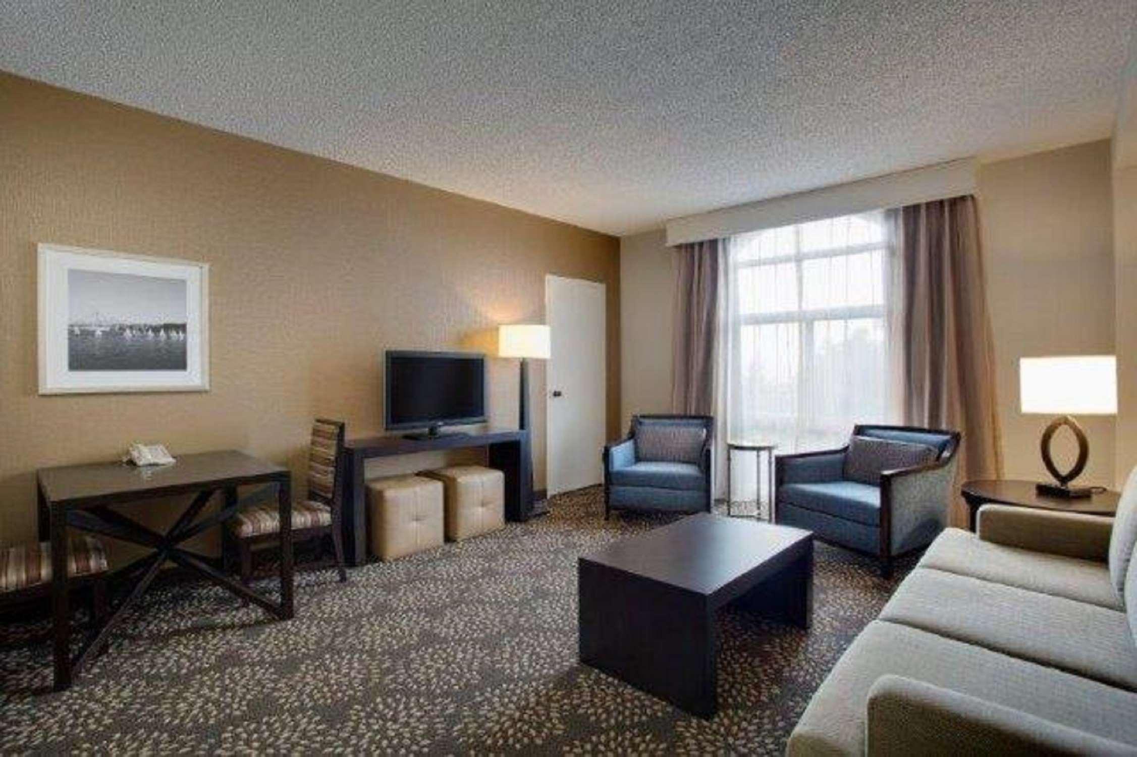 ฮิลตัน โอ๊คแลนด์ แอร์พอร์ต โฮเต็ล Hotel โอ๊กแลนด์ ภายนอก รูปภาพ