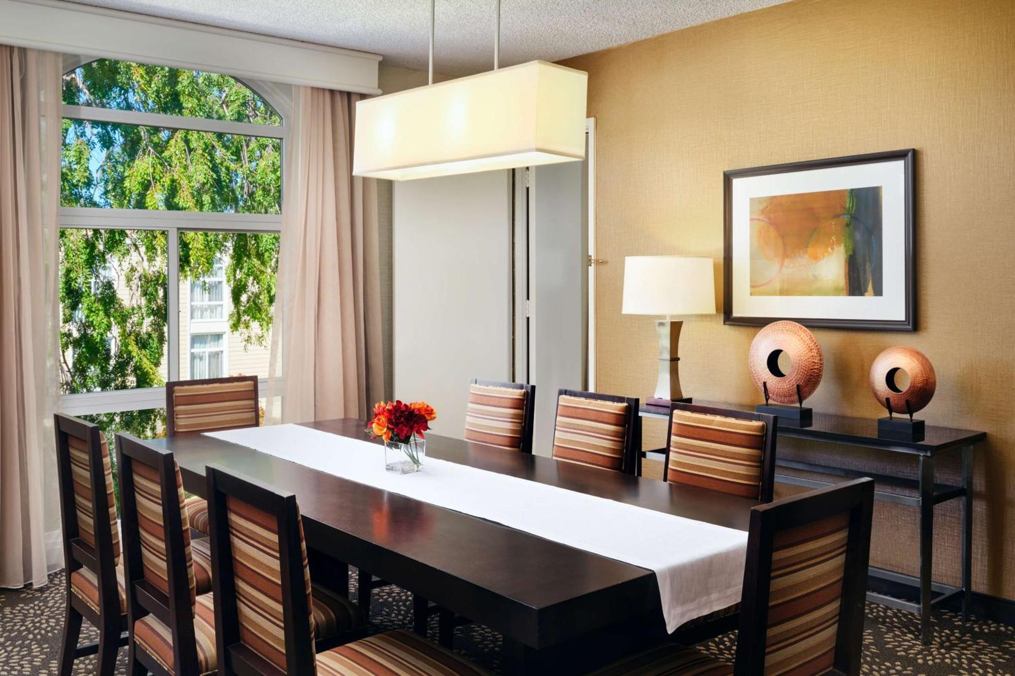 ฮิลตัน โอ๊คแลนด์ แอร์พอร์ต โฮเต็ล Hotel โอ๊กแลนด์ ภายนอก รูปภาพ