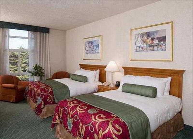 ฮิลตัน โอ๊คแลนด์ แอร์พอร์ต โฮเต็ล Hotel โอ๊กแลนด์ ภายนอก รูปภาพ